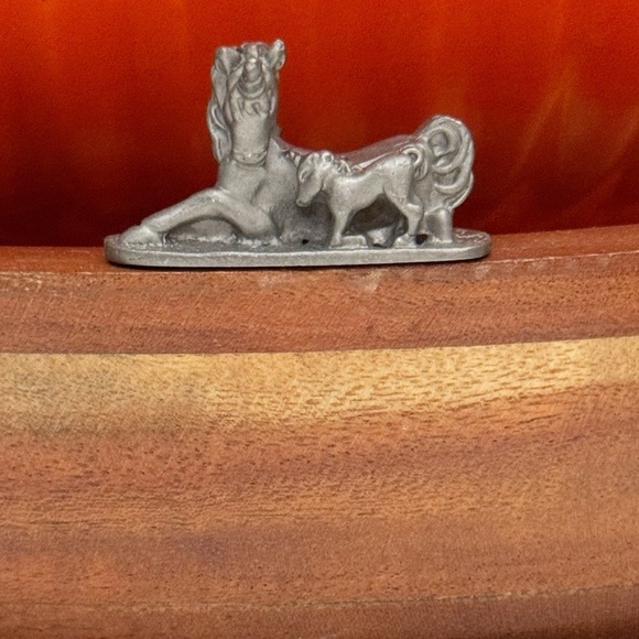 Vintage Cuteri Pewter Unicorn with Baby Vintage - Picture 1 of 7
